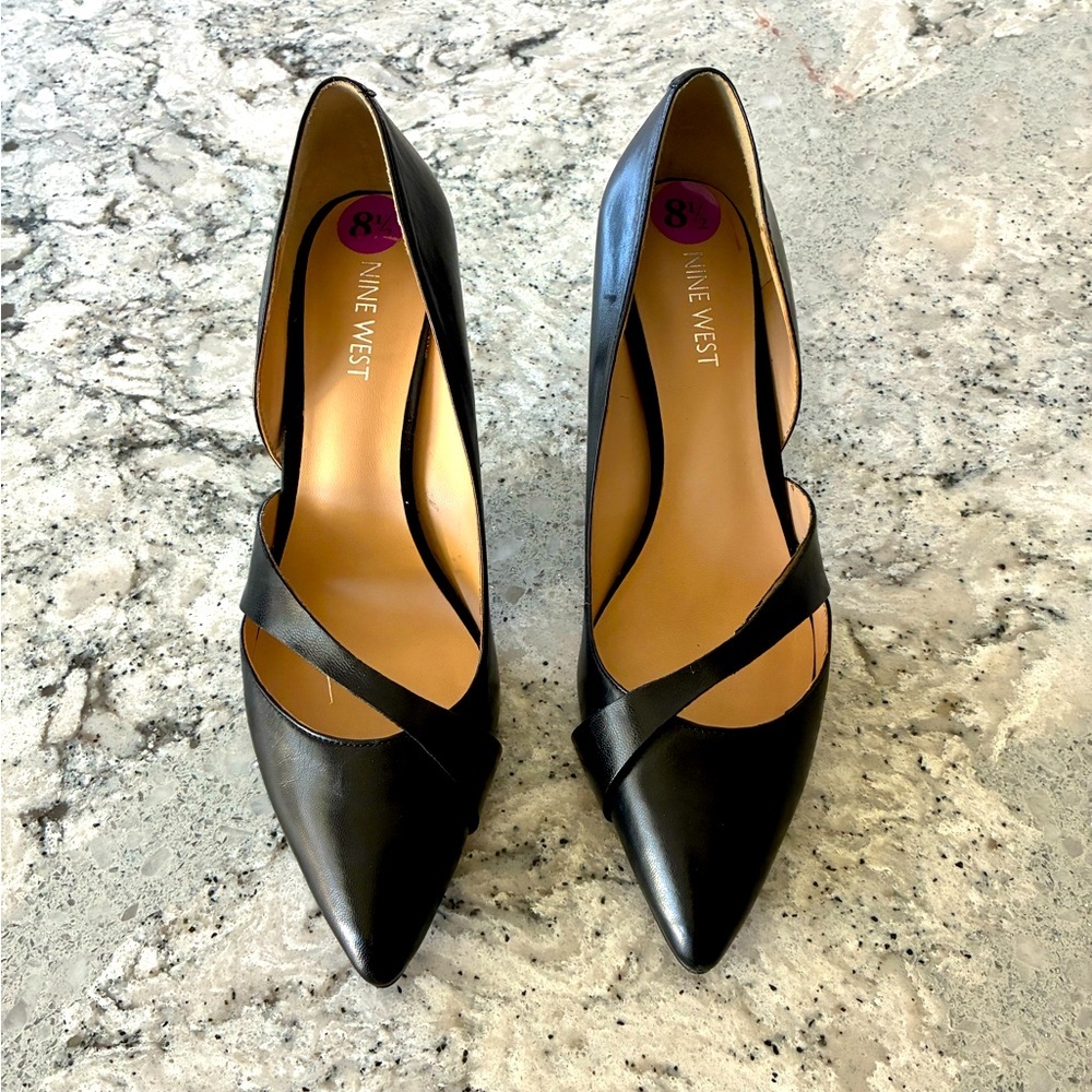 Preowned Nine West stiletto heels size 8.5 black leather